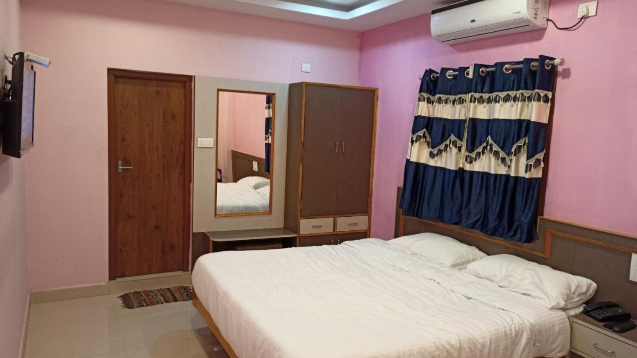 Aarthi Residency Hotel Kāraikkudi Exterior foto