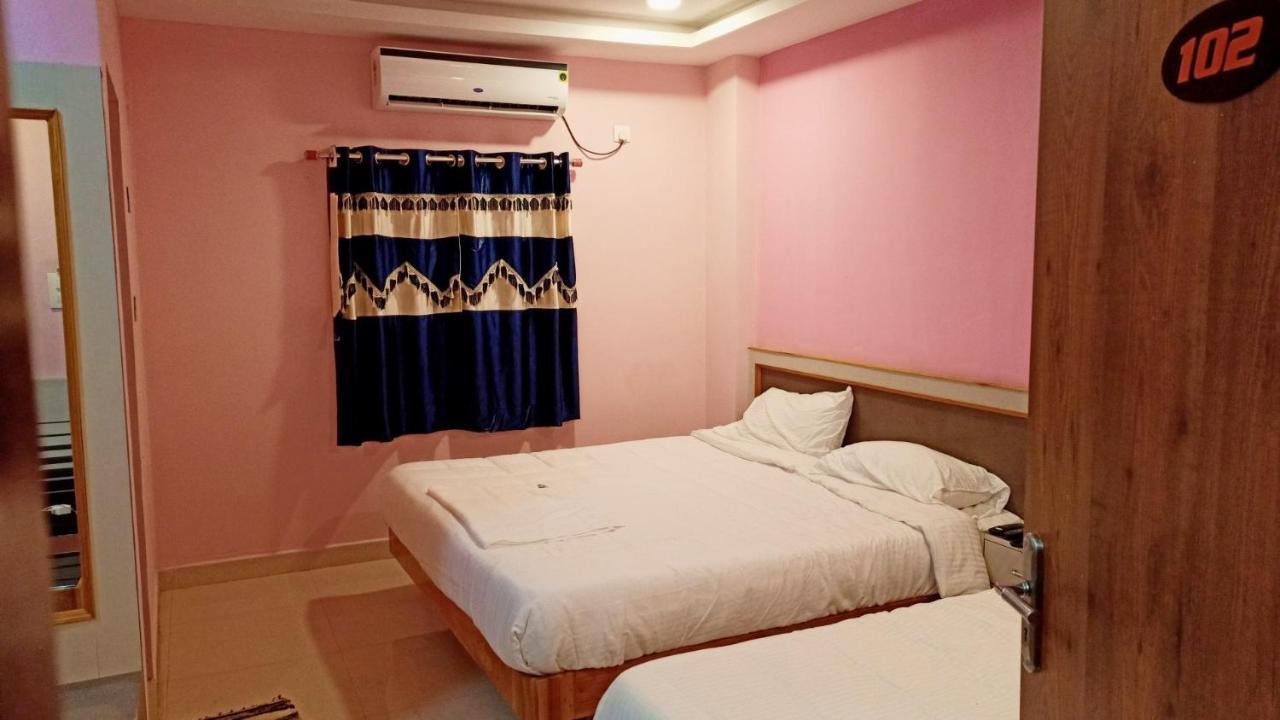 Aarthi Residency Hotel Kāraikkudi Exterior foto