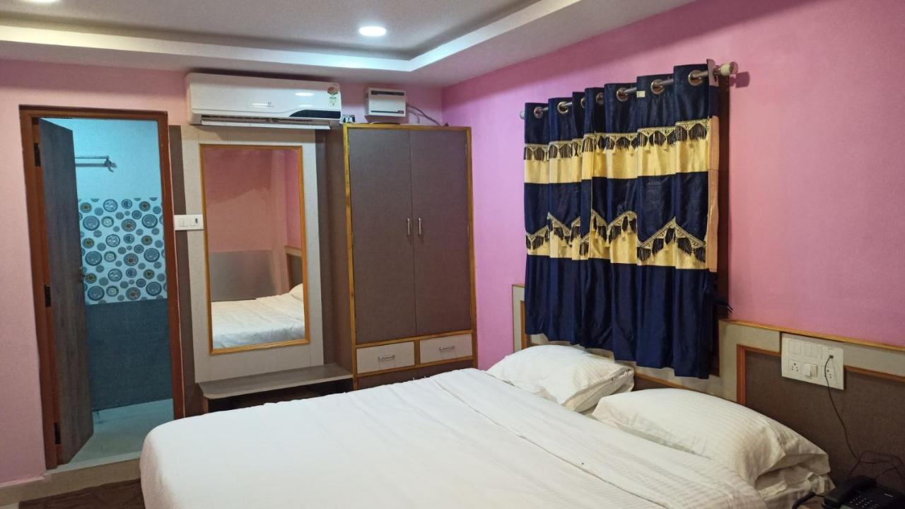 Aarthi Residency Hotel Kāraikkudi Exterior foto