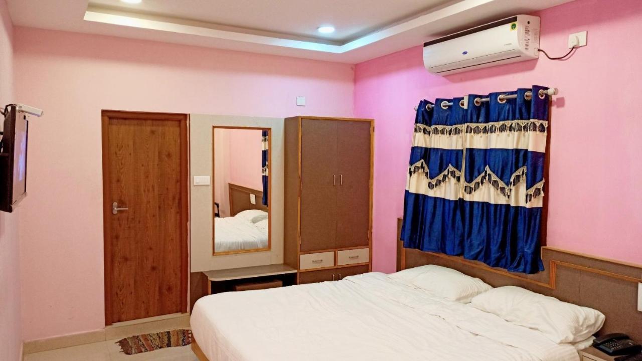 Aarthi Residency Hotel Kāraikkudi Exterior foto