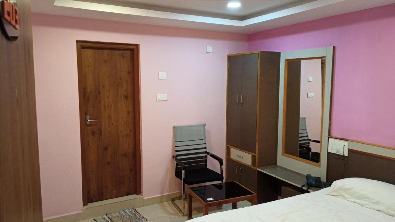 Aarthi Residency Hotel Kāraikkudi Exterior foto