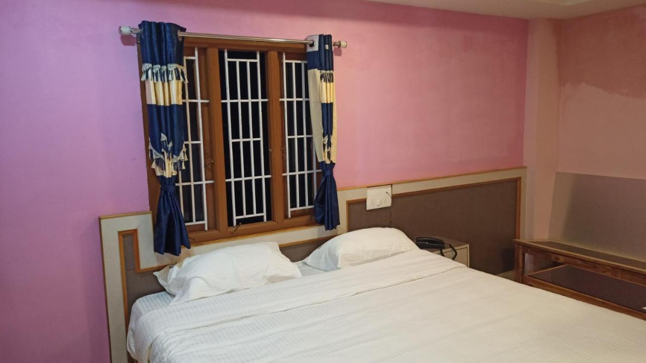Aarthi Residency Hotel Kāraikkudi Exterior foto