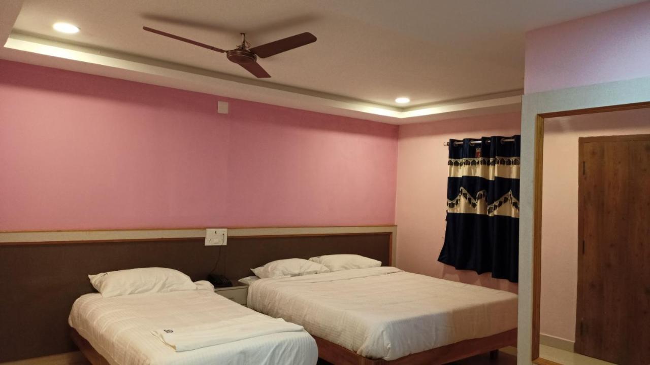 Aarthi Residency Hotel Kāraikkudi Exterior foto
